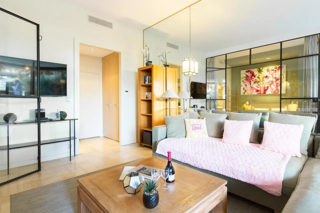 Gray D'Albion Yourhosthelper Cannes Apartment