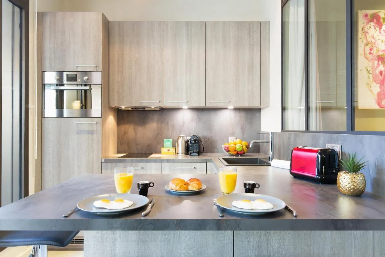 Gray D'Albion Yourhosthelper Cannes Apartment